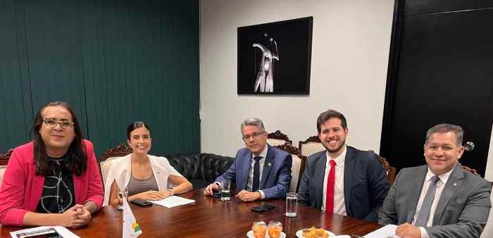 Parlamentares protocolam pacote de projetos para restringir apostas online