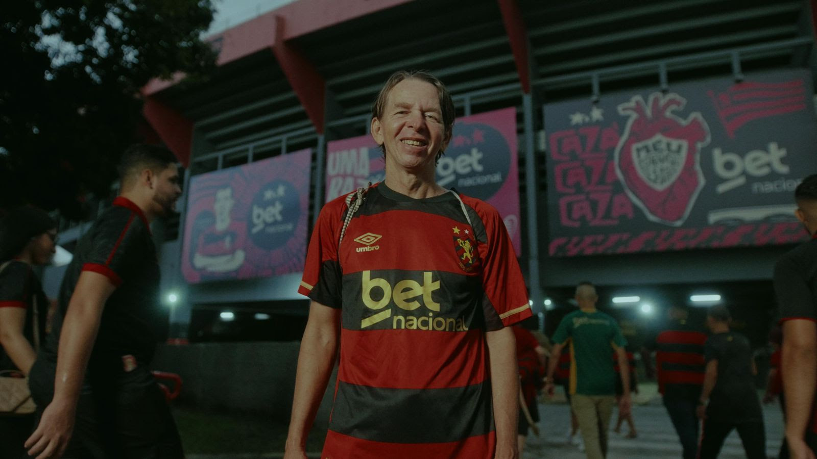 Betnacional e Sport Club do Recife lançam campanha “Vestindo a camisa, sempre” que celebra conexão com torcedores
