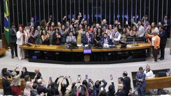 Câmara aprova projeto ‘ECA Digital’ para proteger crianças no ambiente digital