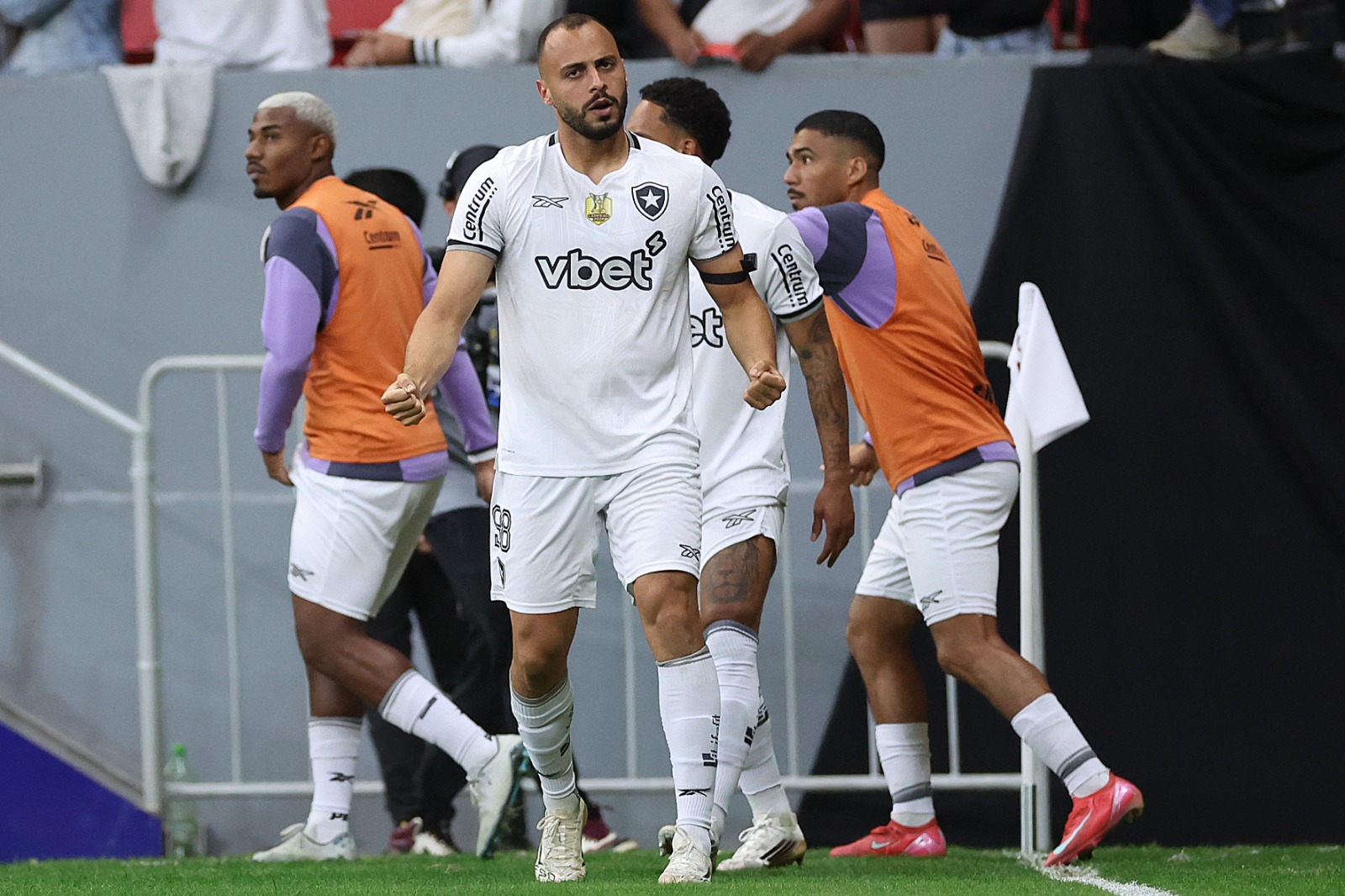 Clássico da Amizade: Botafogo é apontado como favorito contra o Vasco para o jogo de ida das quartas da Copa do Brasil