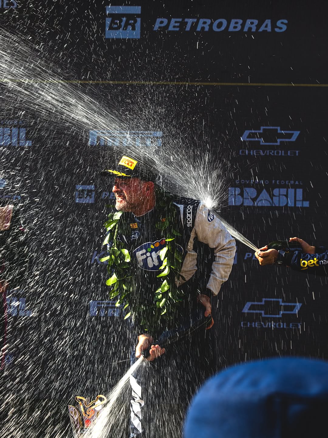 Da pista à tecnologia: SOFTSWISS celebra título de Barrichello na NASCAR Brasil 1