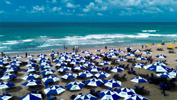 Barraqueiros recebem equipamentos novos para atuar na Praia de Boa Viagem