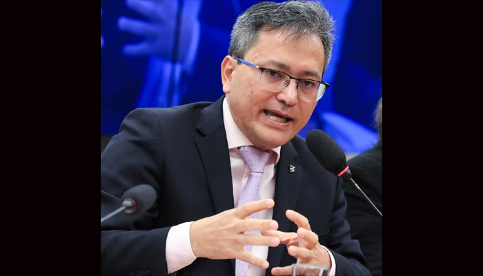 Crime usou fintechs em contrabando de cigarro e bets ilegais, diz chefe da Receita