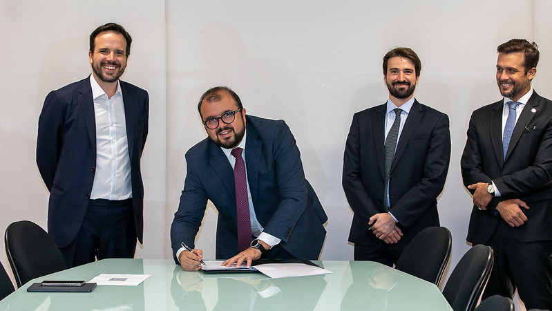 Em uma iniciativa inédita, ANJL assina acordo de cooperação com Anatel e Secretaria de Prêmios e Apostas para intensificar combate ao mercado ilegal de bets no Brasil 1