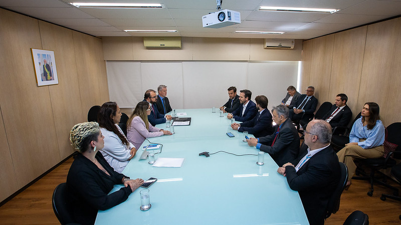 Em uma iniciativa inédita, ANJL assina acordo de cooperação com Anatel e Secretaria de Prêmios e Apostas para intensificar combate ao mercado ilegal de bets no Brasil