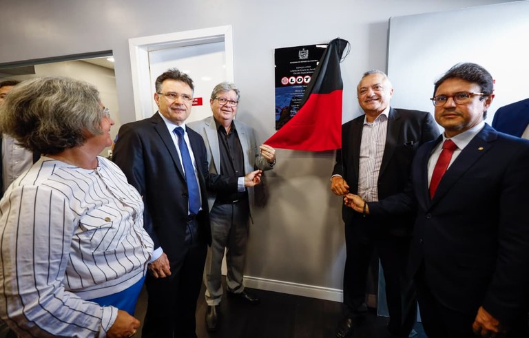 João Azevêdo prestigia inauguração de Espaço Lotep e destaca transparência e parcerias sociais da autarquia 1