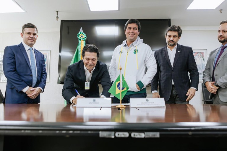 Ministério do Esporte vai capacitar 10 mil jovens para atuar nos setores de games e e-Sport, por meio de parceria com a UNIFATECIE
