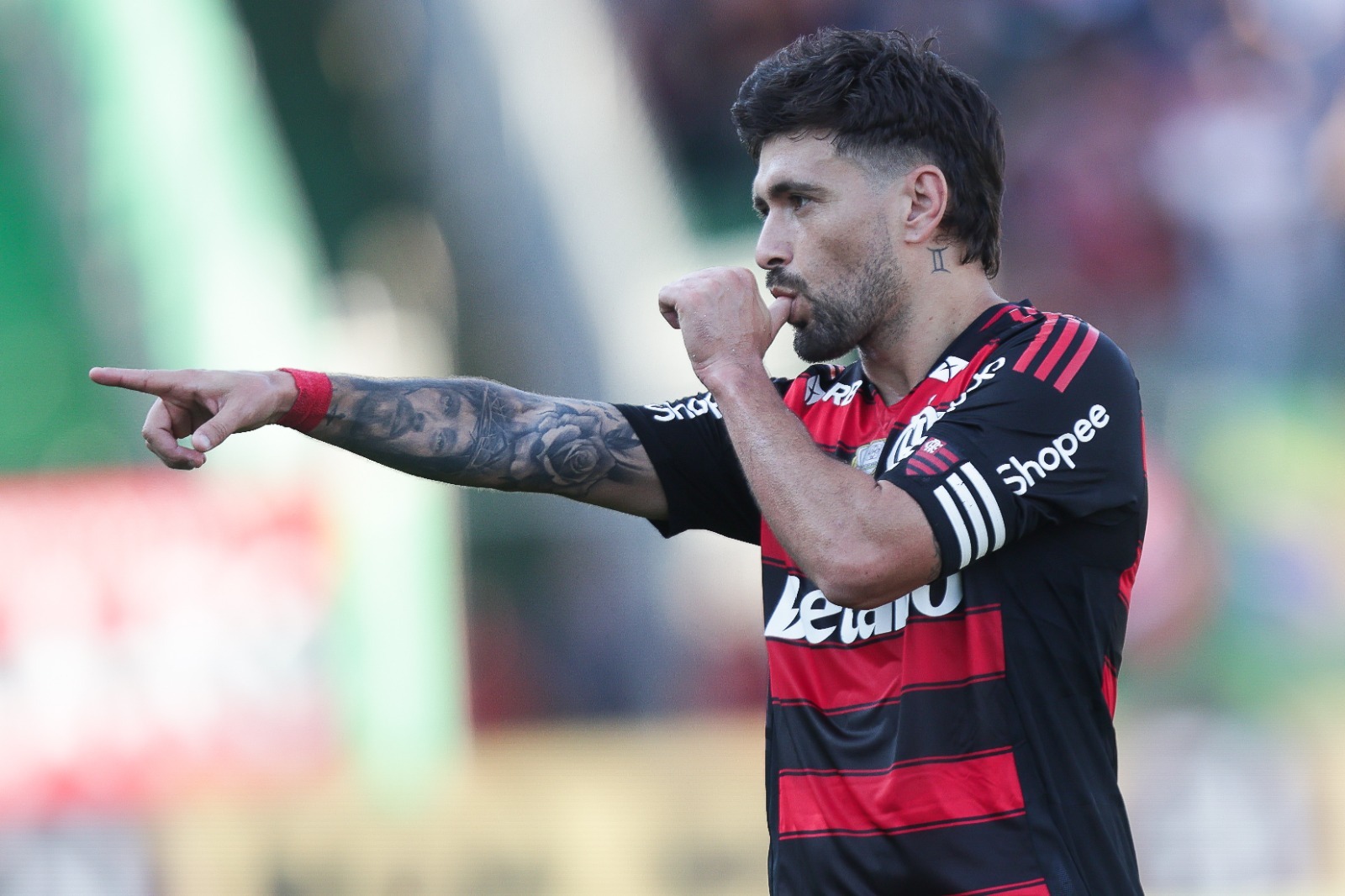 Vitória do Estudiantes contra o Flamengo paga, em média, até nove vezes mais nas casas de apostas do que triunfo rubro-negro