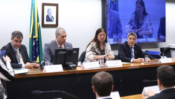 Deputados buscam solução para entrave no rateio de R$ 767 milhões das bets entre atletas e clubes