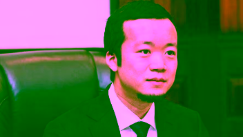 Maior apreensão de criptomoedas da história: saiba quem é Chen Zhi, o magnata cambojano acusado de comandar megafraude cibernética