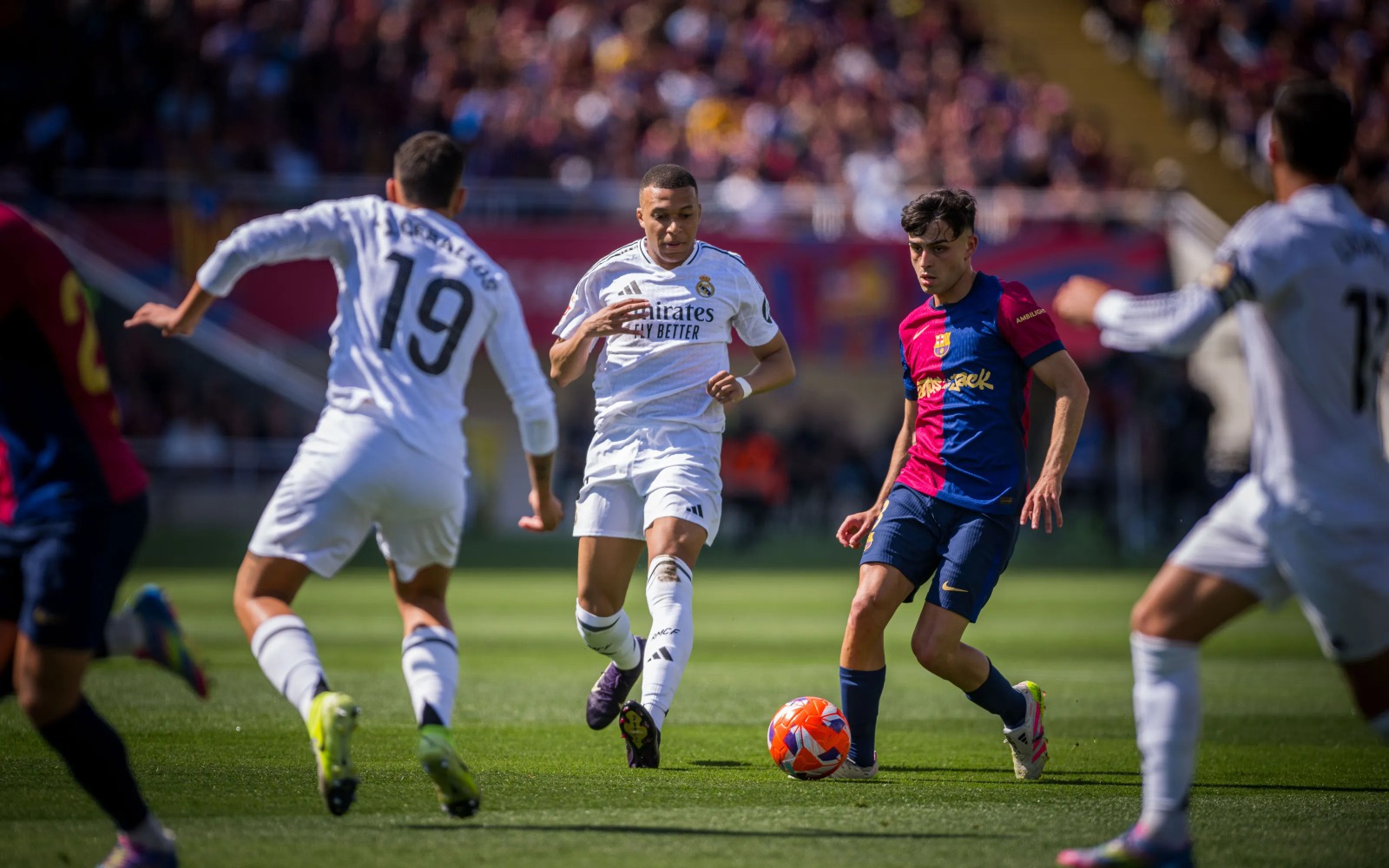 Real Madrid é favorito no primeiro El Clásico da temporada