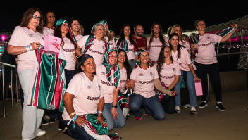 Superbet e Fluminense levam mulheres em tratamento e remissão de câncer de mama para ação especial durante Outubro Rosa 2