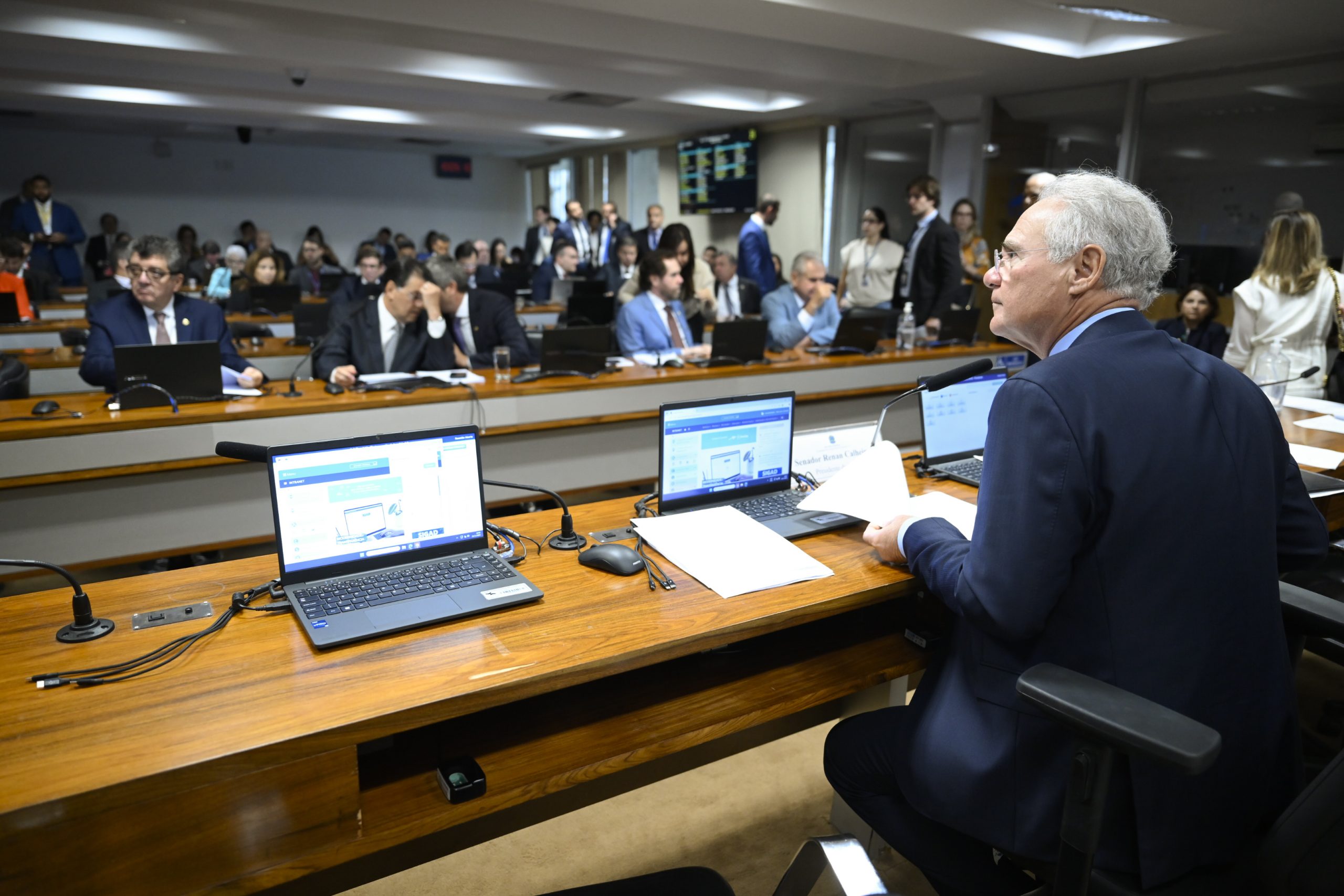 CAE adia para a próxima terça-feira (2/12) a votação do projeto que altera a tributação para o setor de apostas 2