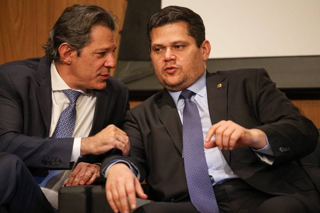 Haddad é alertado sobre risco de derrota do PL das fintechs e bets