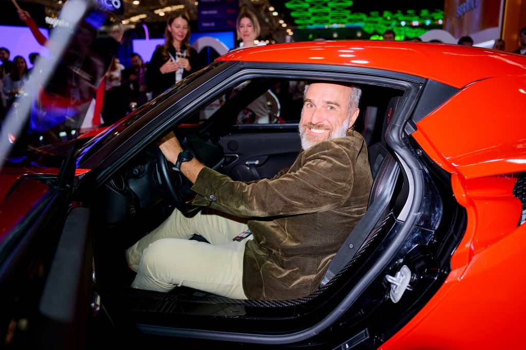 SOFTSWISS entrega Alfa Romeo 4C montado ao vivo na SiGMA Central Europe 2025 2