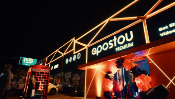 Apostou inaugura nova sala em Londrina com campanha temática e convida a 'Jogar Como um Rei'