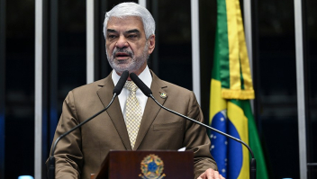Humberto Costa defende endurecimento contra apostas on-line
