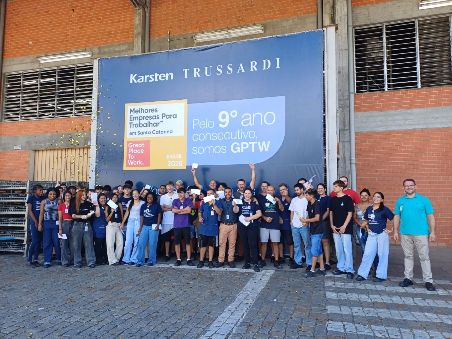 Karsten presenteia mais de 2,5 mil colaboradores com bilhetes da Mega da Virada 2