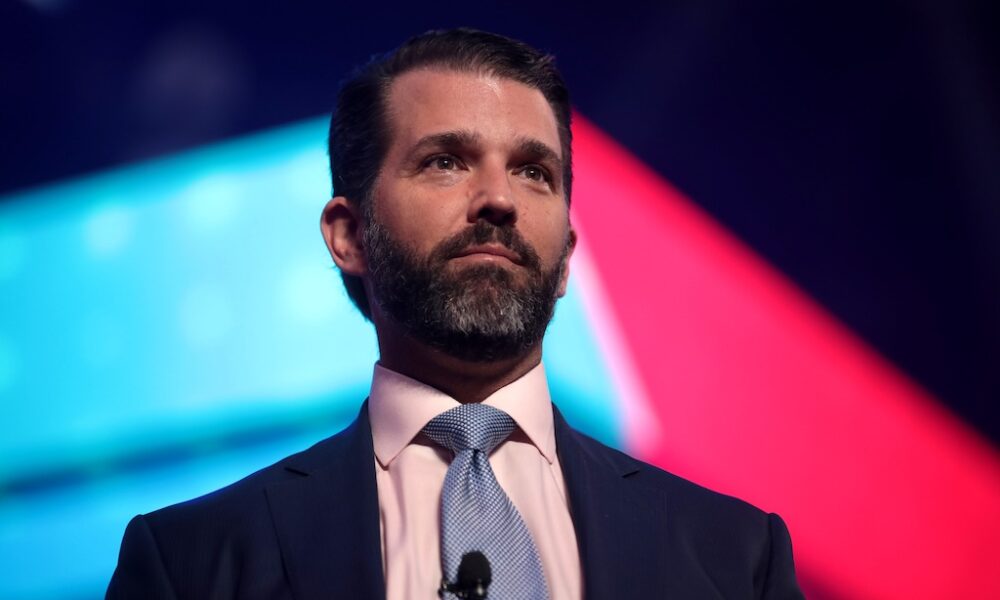 Donald Trump Jr. atua como conselheiro em plataformas de apostas durante mandato do pai