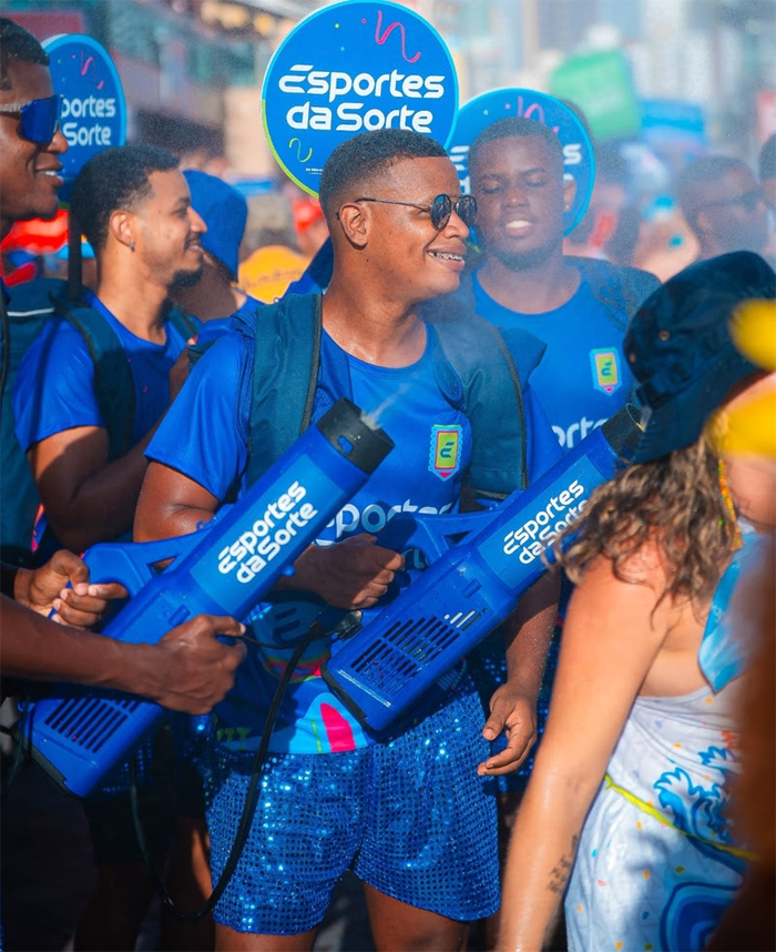 Carnaval de rua do Rio terá caminhões de hidratação e áreas móveis de sombra para foliões 1