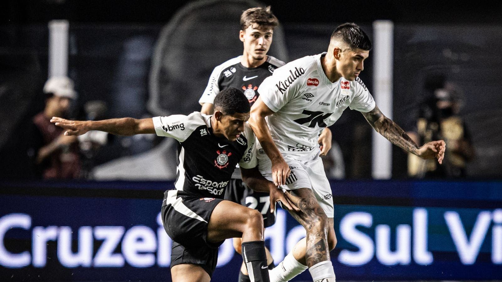 Clássico Alvinegro: Veja o favorito, desfalques e os detalhes para o duelo entre Santos e Corinthians neste domingo