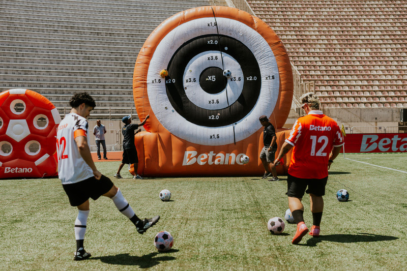 Corinthians vence Betano Day no Pacaembu em dia de celebração ao futebol brasileiro 2