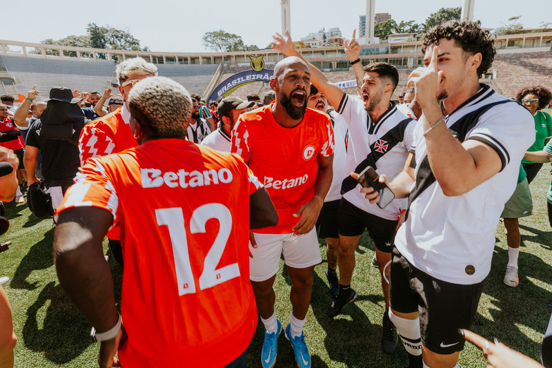 Corinthians vence Betano Day no Pacaembu em dia de celebração ao futebol brasileiro