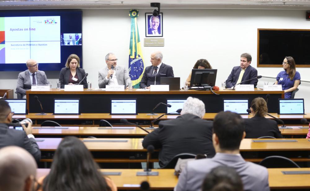 Deputado critica discrepância entre dados do governo e do setor sobre pirataria em apostas on-line