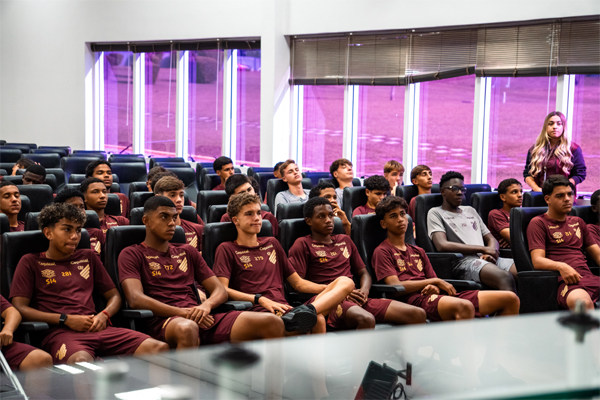 Lottopar realiza novo ciclo de treinamento sobre integridade esportiva para atletas do Athletico Paranaense 2