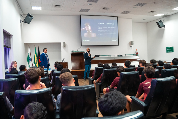 Lottopar realiza novo ciclo de treinamento sobre integridade esportiva para atletas do Athletico Paranaense 5