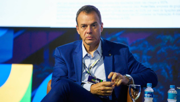 Bets ilegais alcançam até metade do setor de apostas no país, e operações policiais não surpreendem, diz associação