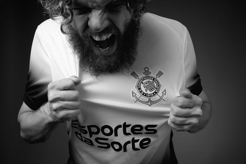 “Torça como um corinthiano”: campanha do Esportes da Sorte exalta a resiliência da Fiel para apoiar o Brasil