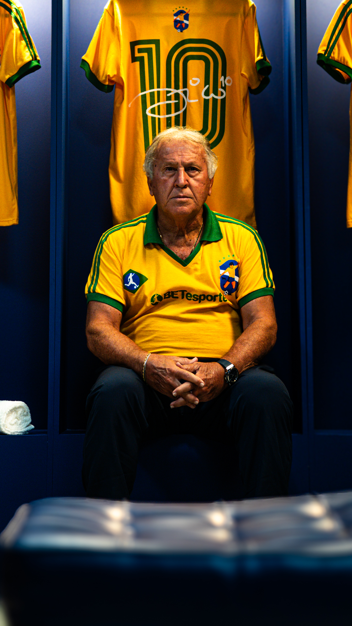 Zico e Vampeta estrelam campanha da BETesporte pelo resgate da paixão do brasileiro pela amarelinha