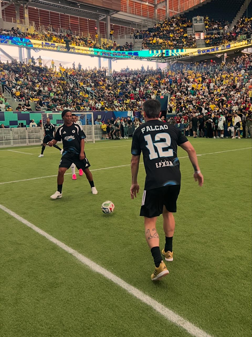 Falcão e Ronaldinho Gaúcho jogam futsal em quadra do US Open em Nova York 3