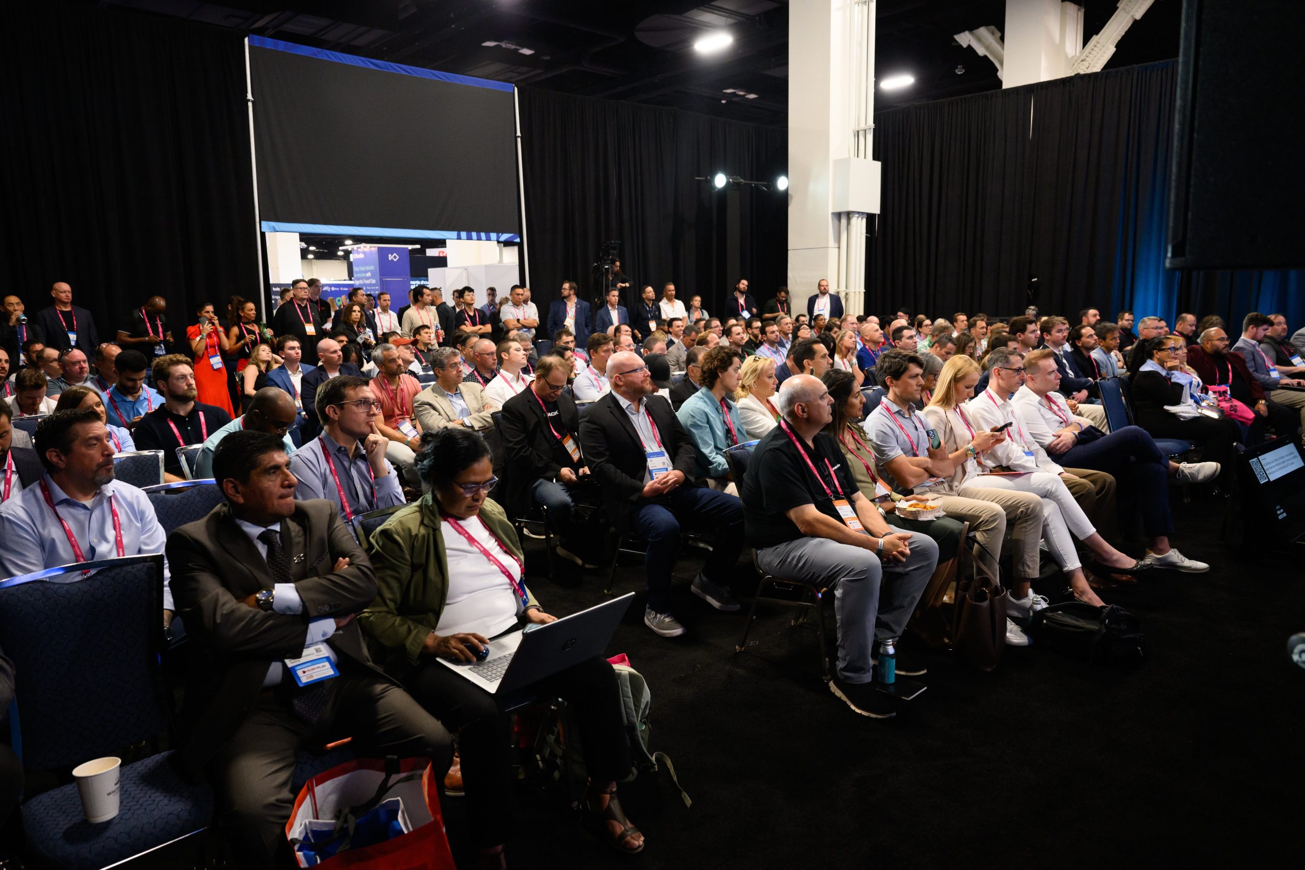 Novos formatos de networking e debates sobre o mercado de previsões roubaram a cena no SBC Summit Americas 2026 3