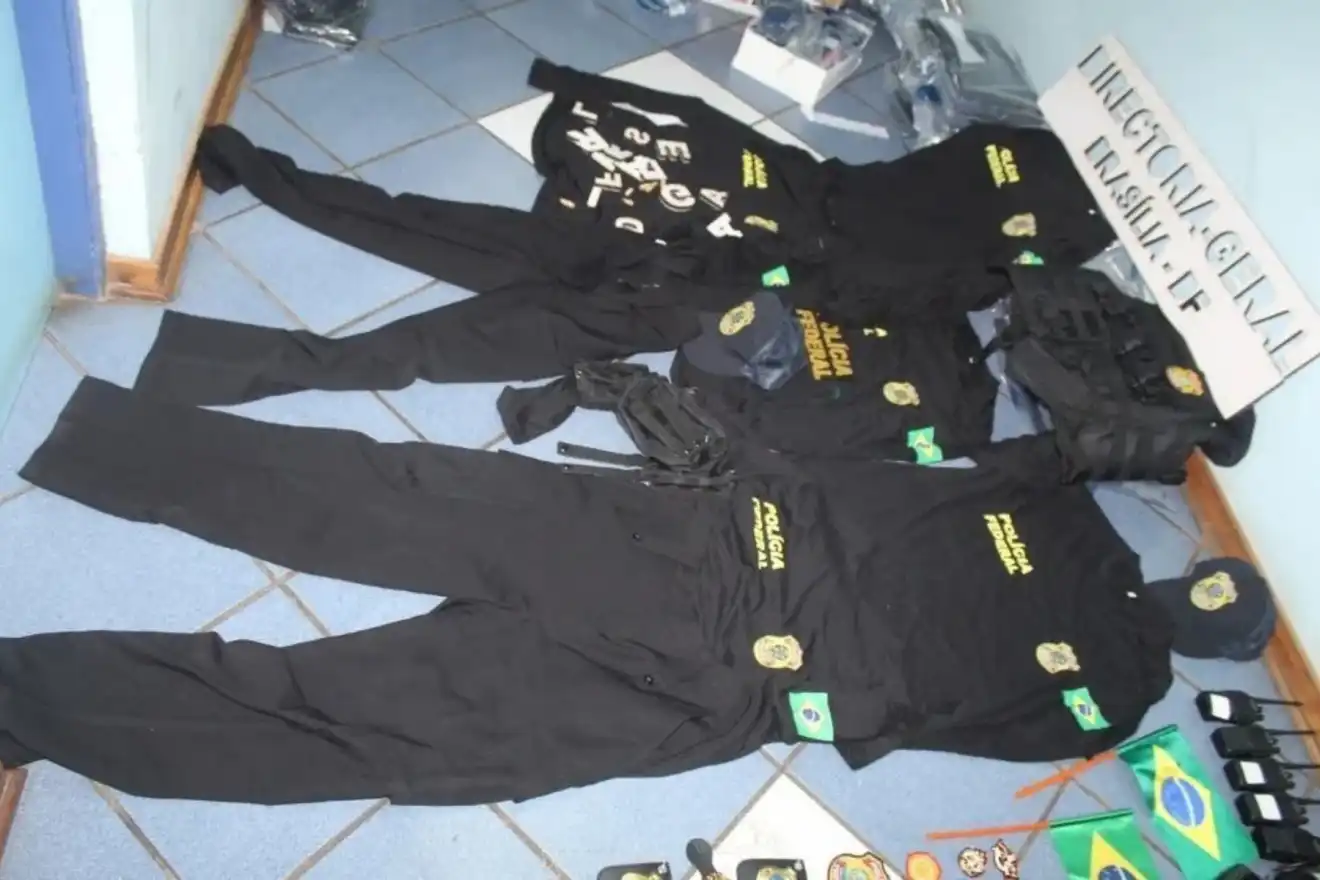 Interpol desmantela falsa delegacia da Polícia Federal e prende 82 na África 1