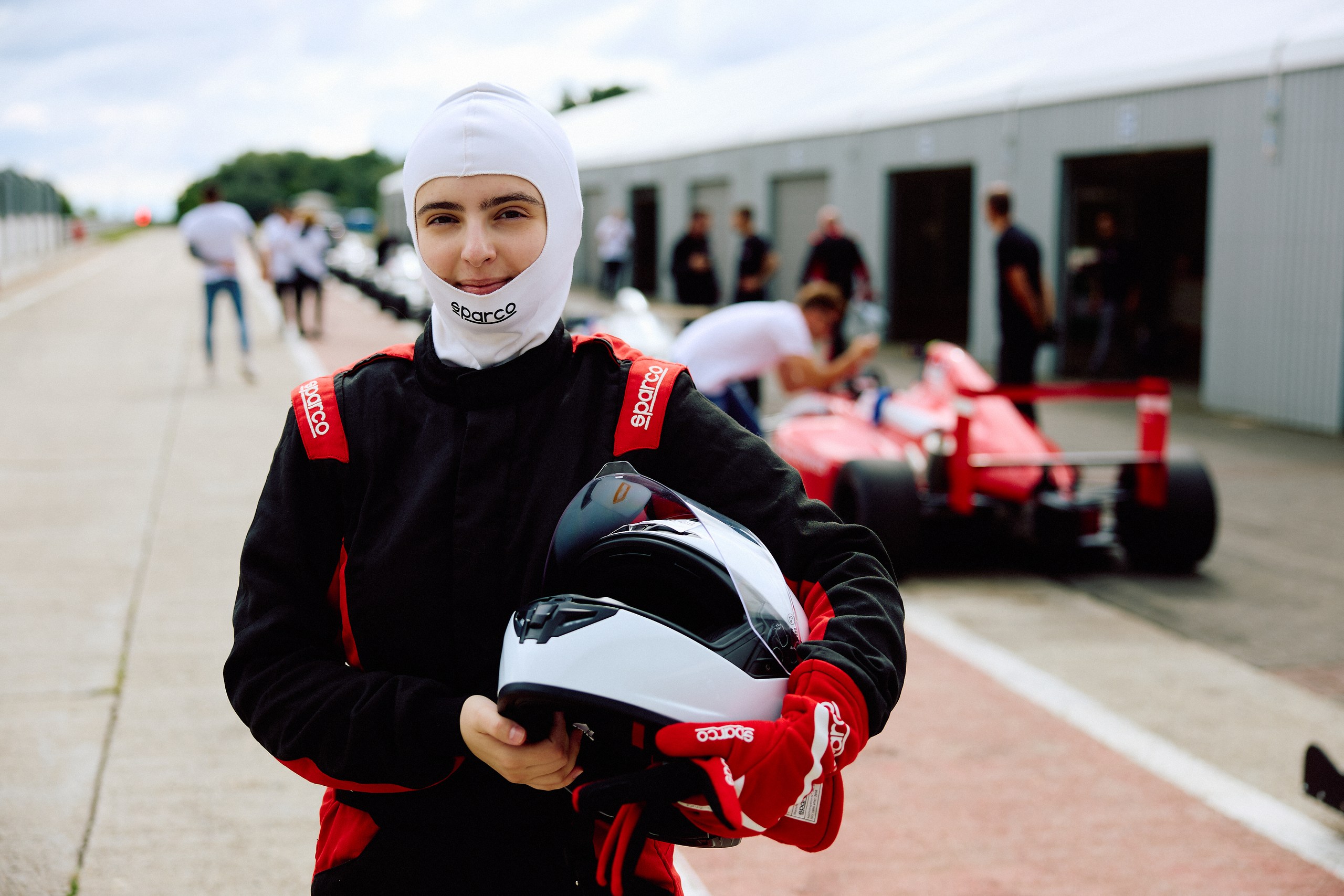 SOFTSWISS comemora 17º aniversário com corrida de F4 para equipe e parceiros 5