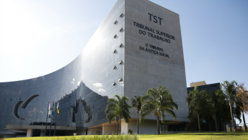 TST discute equiparar vício em apostas ao alcoolismo em demissões