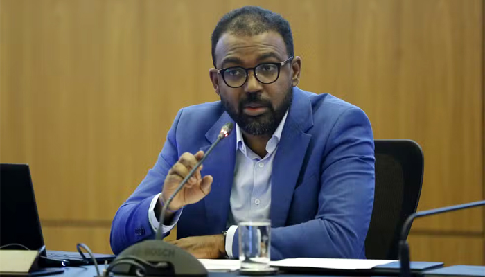 Brazil’s central bank split: one director calls betting a “central” driver of household debt, while the president leaves the sector out
