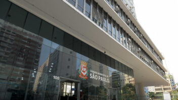 Câmara de SP aprova PL que proíbe publicidade de bets em eventos esportivos