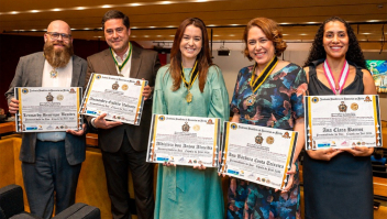 Representantes das Associações do Setor de Apostas Recebem Homenagem no Congresso Nacional