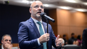 ALERJ aprova diretrizes de saúde mental para pessoas com uso compulsivo de jogos